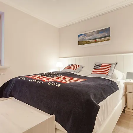Beach House Im Tal App 1 *